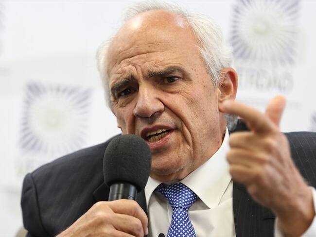 Ernesto Samper defendió la necesidad de regular el consumo de marihuana recreativa