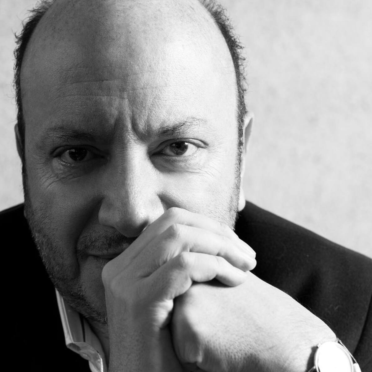 Este es parte del secreto de las camisas de Julio Sánchez Cristo