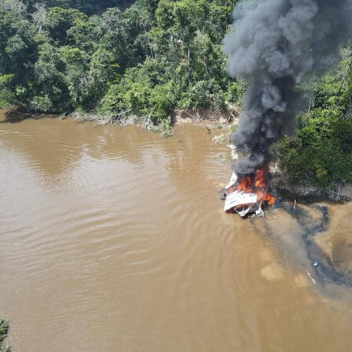 Megaoperación entre Colombia y Brasil contra la minería ilegal en selva amazónica
