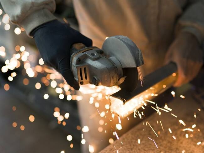 El Comité Triple A, que está conformado por el viceministro de Comercio, de Hacienda y de Minas, entre otros, recomendó reducir los aranceles de las varillas de acero del 10 % al 5 %. Foto: Getty Images / ALAN RUBIO