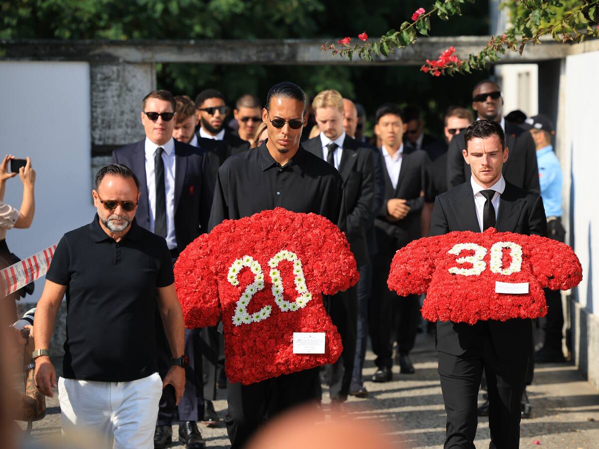 Primera plana del fútbol portugués y Liverpool se despiden de Diogo Jota y André Silva