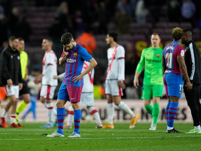 BARCELONA, 24/04/2022.- El defensa del FC Barcelona Jordi Alba, a la finalización del encuentro aplazado de la jornada 21 de primera división que han disputado hoy Domingo frente al Rayo Vallecano en el estadio del Camp Nou, en Barcelona. EFE / Alejandro García.