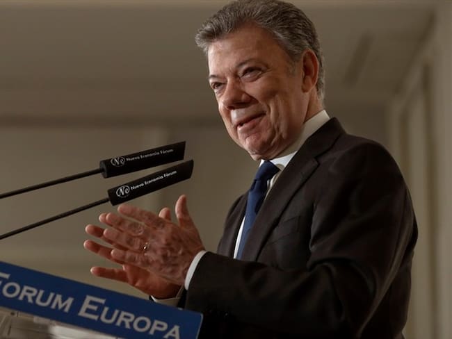 El presidente Juan Manuel Santos calificó como positivo el cese al fuego unilateral que ha planteado la guerrilla del Eln. Foto: Agencia EFE
