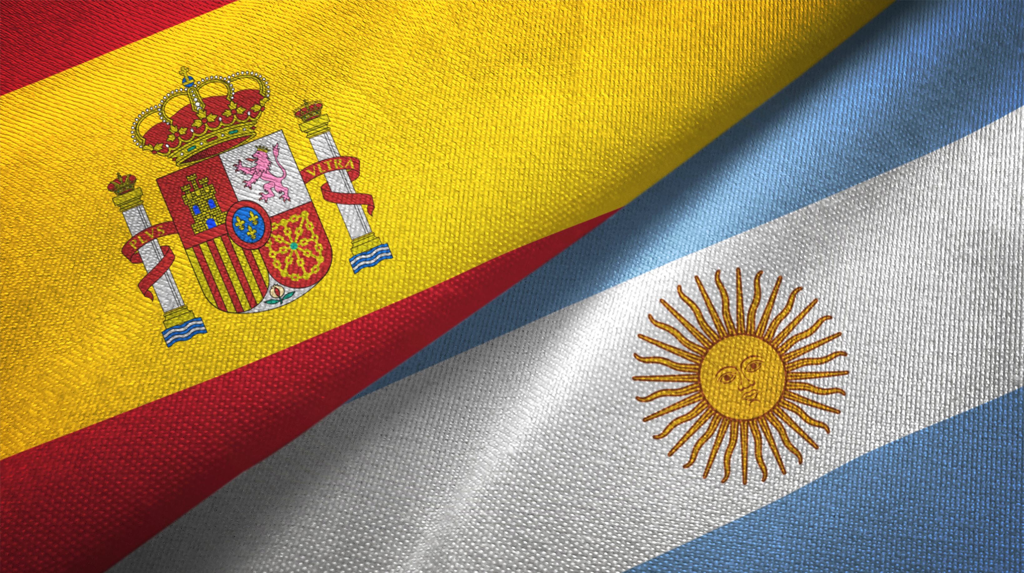 banderas de Argentina y España. Foto: Getty Images