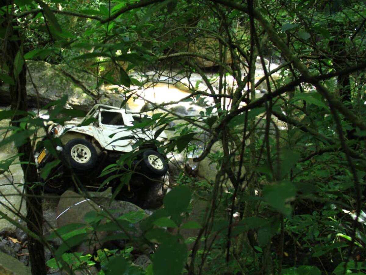 Cinco personas fallecieron luego de que vehículo fuera arrastrado por creciente súbita