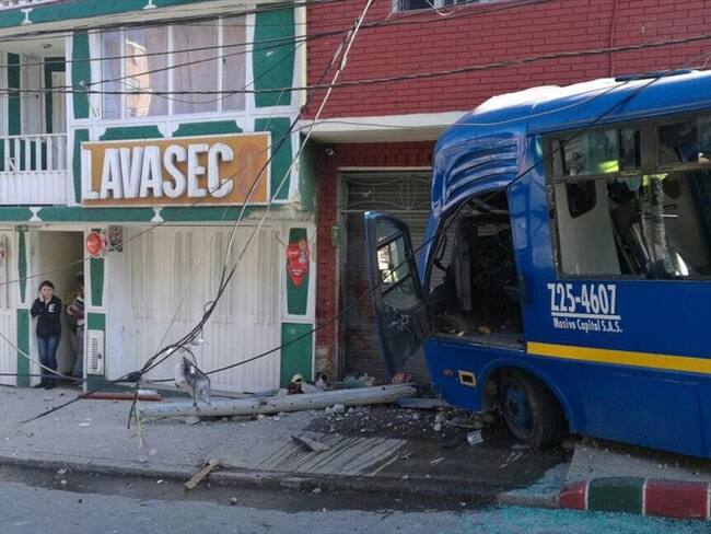 Bus del Sitp choca contra una casa. Dos muertos. . Foto: Colprensa