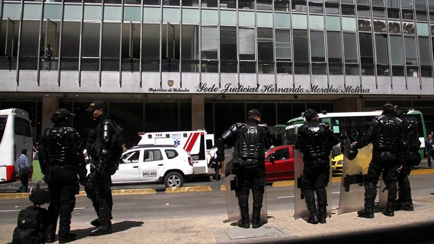 Los voceros de siete centrales obreras y una federación aceptaron en forma unánime el ofrecimiento del 4.5% del incremento salarial para 2019. Foto: Colprensa