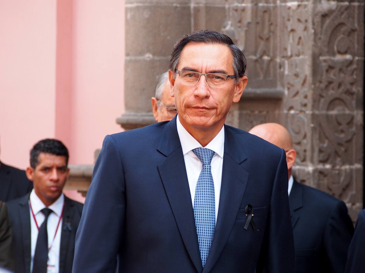 El expresidente peruano Martín Vizcarra sufrió descompensación y es trasladado a hospital