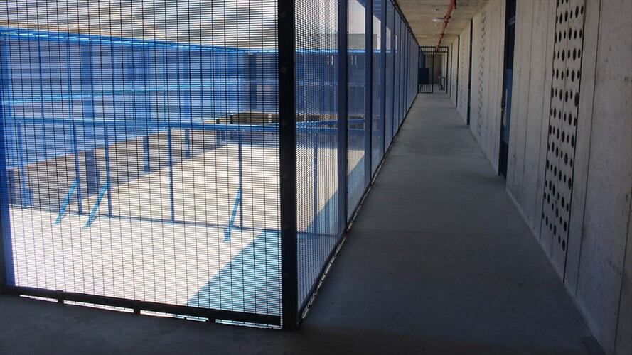 W Radio denunció la existencia de un falso cupo de crédito presentado en un contrato por 16.000 millones de pesos para ampliar un pabellón de la cárcel de Bellavista. Foto: Colprensa / USPEC