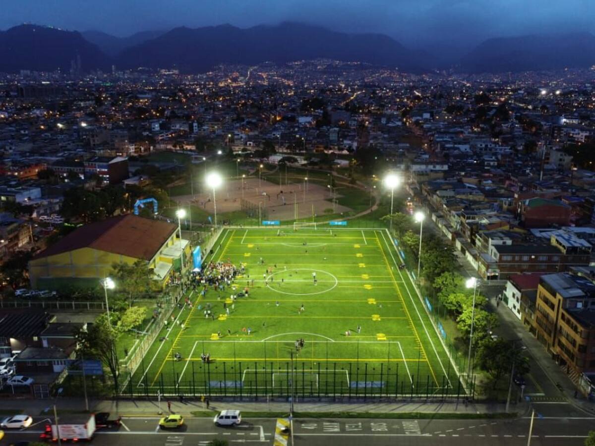 ¿Cómo reservar una cancha sintética del IDRD en Bogotá?