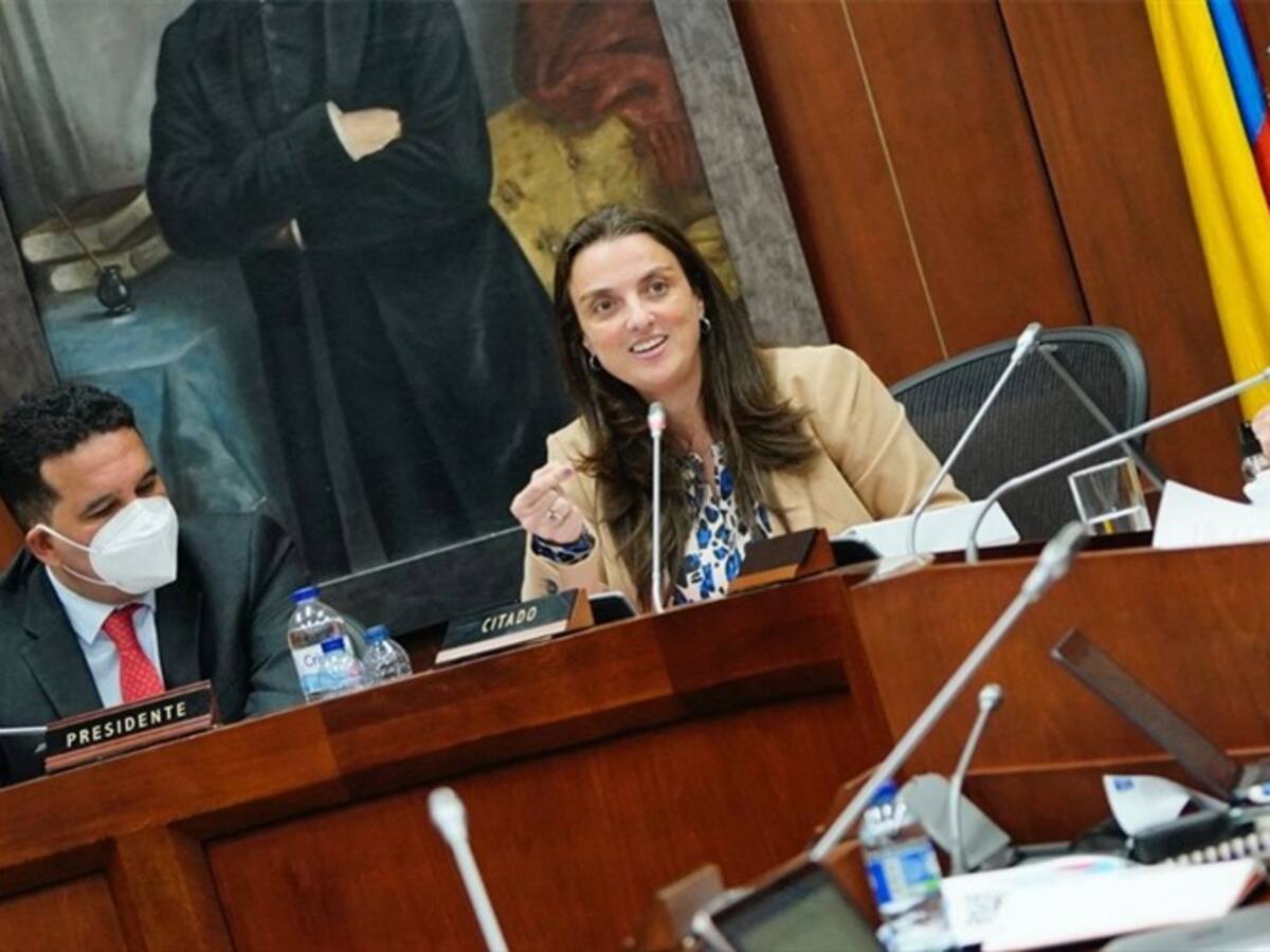 ¿Quiénes están detrás del contrato de MinTIC con Centros Poblados?