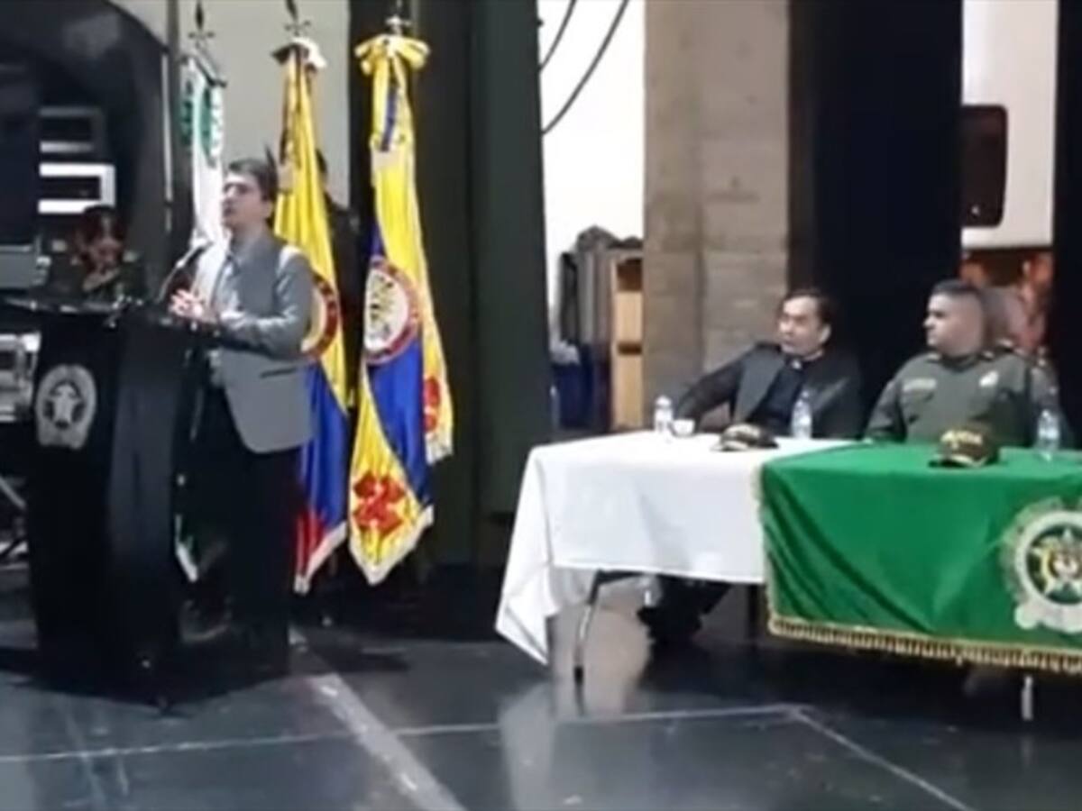 Alcalde suspendido asistió a un acto oficial de la Policía en Popayán