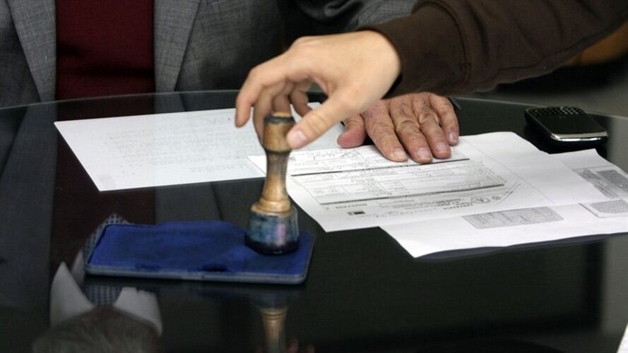 Las autoridades denunciaron que no había toma de temperatura y que los lapiceros eran compartidos . Foto: Colprensa