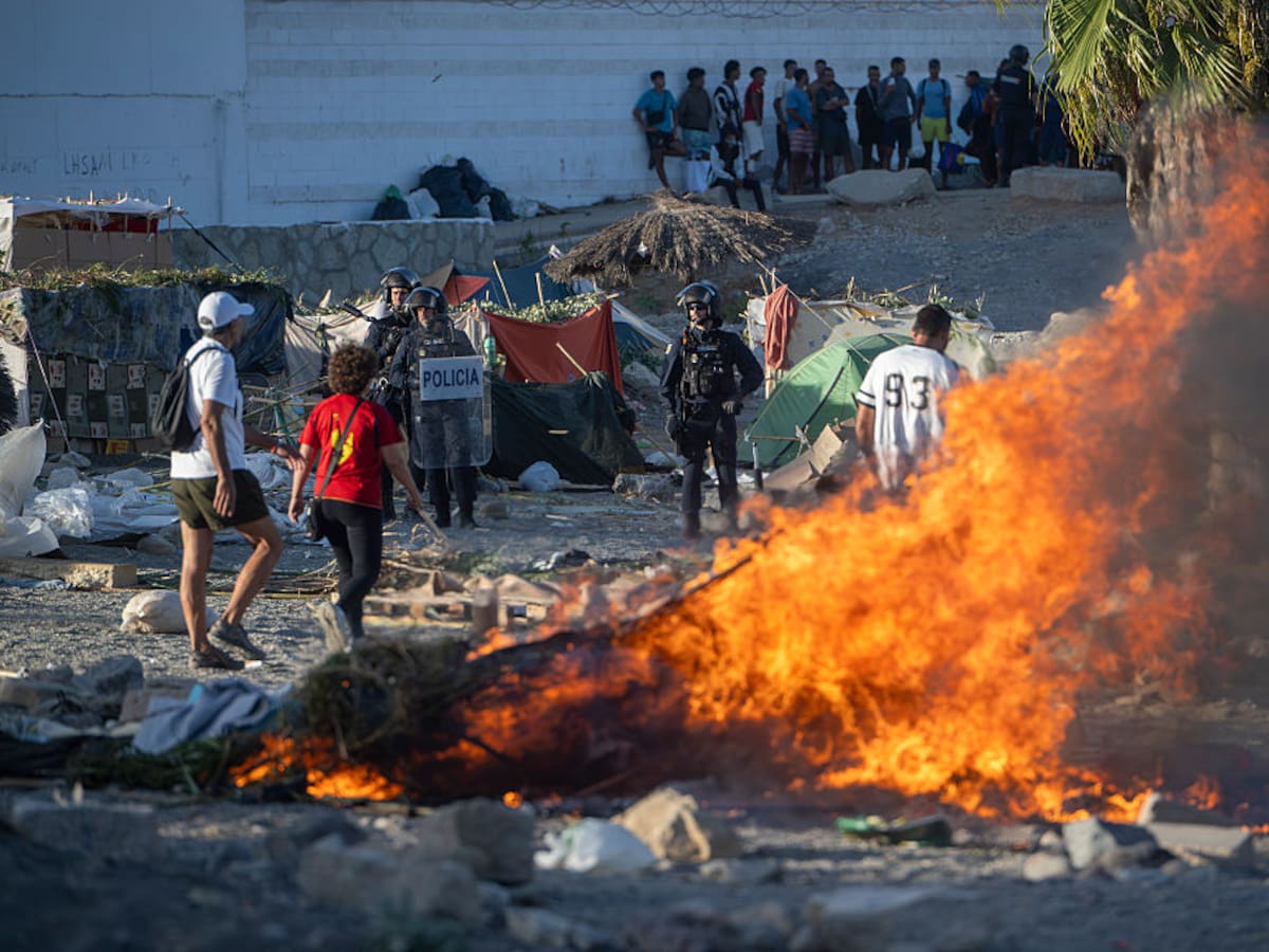 Pedro Sánchez, del gobierno de España, enfrenta crisis política por masiva migración en Ceuta
