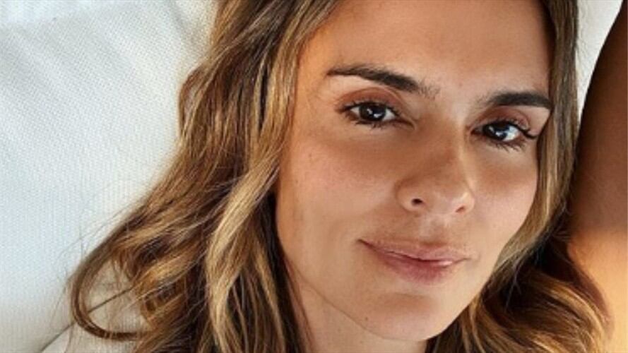 Karen Martínez y sus fotos en vestido de baño . Foto: Instagram: @lachechi