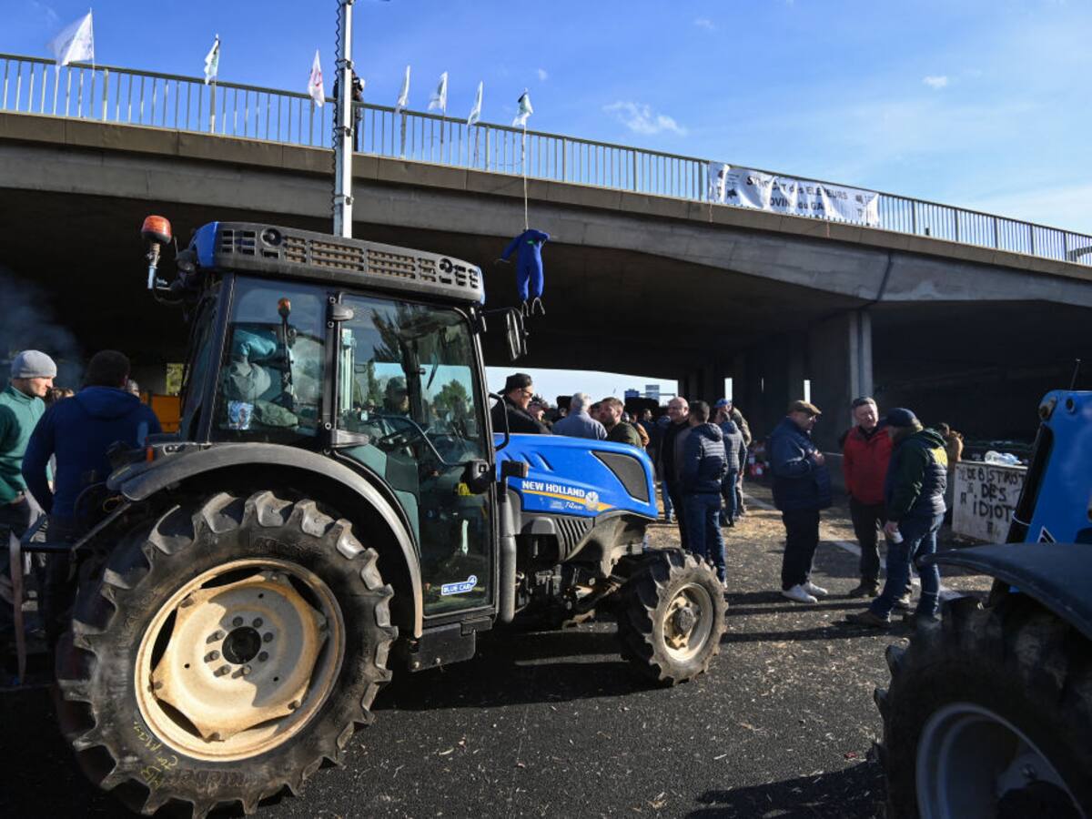 París está cercada por protestas de agricultores que exigen mejores condiciones laborales