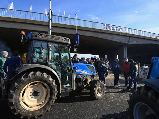 París está cercada por protestas de agricultores que exigen mejores condiciones laborales