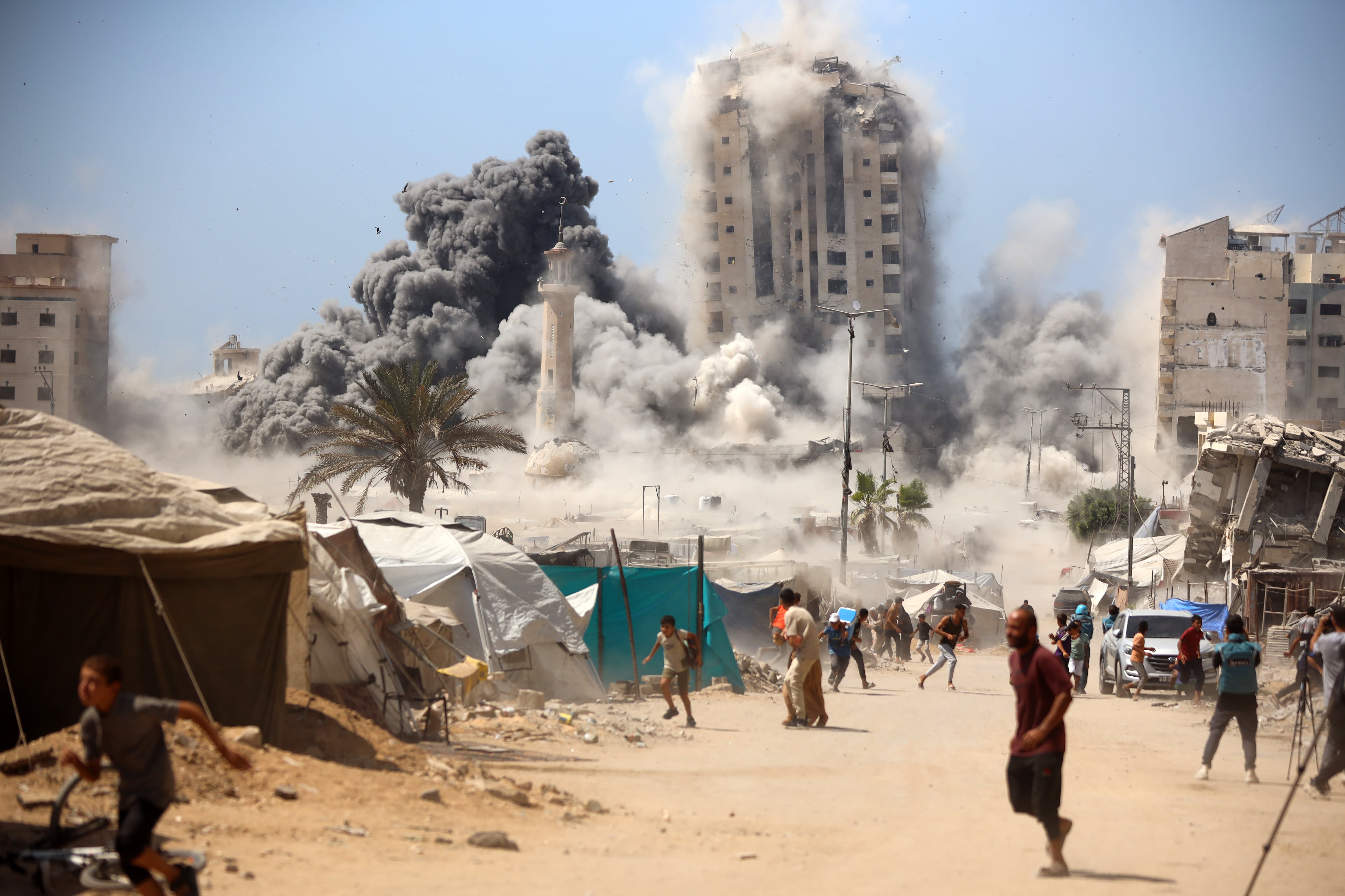 Torre de Gaza destruida por ataque israelí. Foto: GettyImages