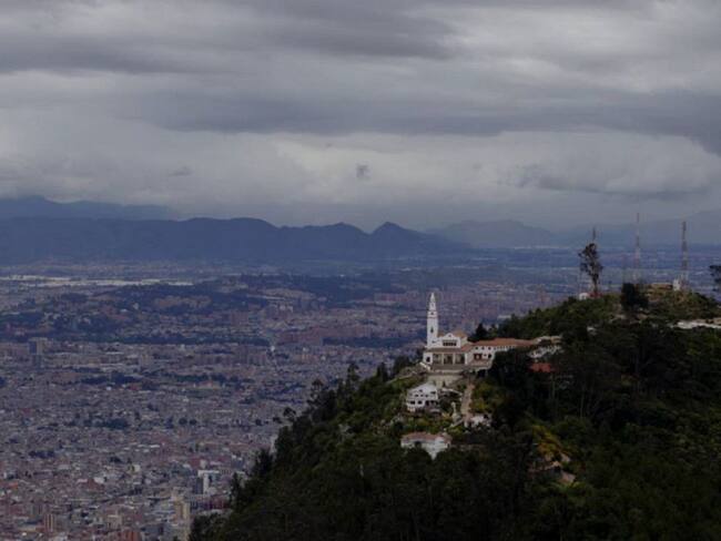 Alcaldía de Bogotá evalúa suspender pico y placa solidario por mala calidad del aire