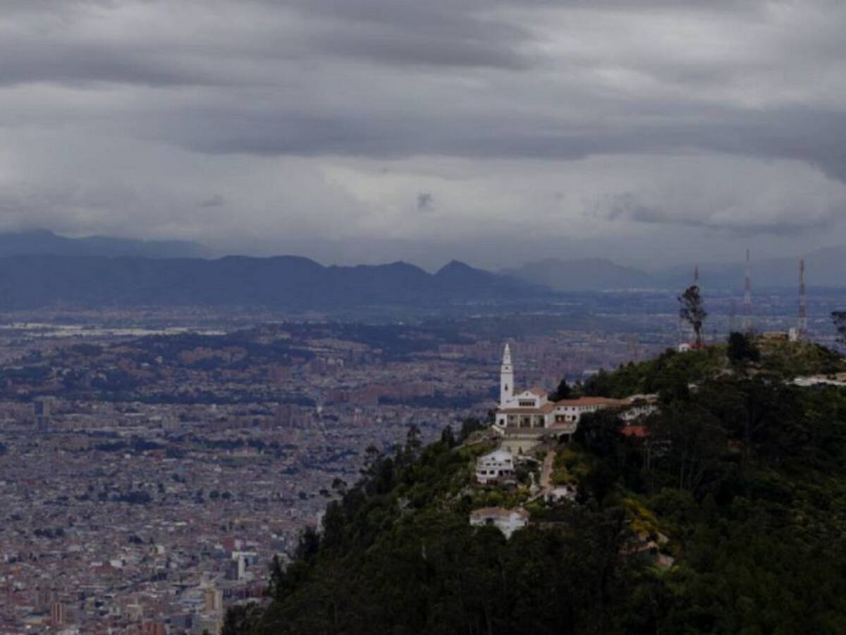 Alcaldía de Bogotá evalúa suspender pico y placa solidario por mala calidad del aire