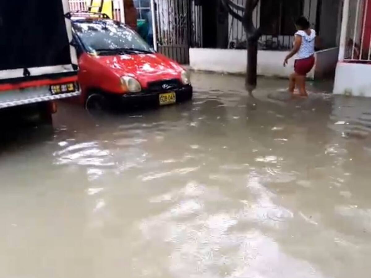 Ola invernal en Barranquilla: 50 viviendas resultan inundadas tras desbordamiento de arroyo