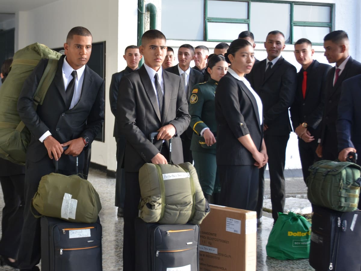 139 suboficiales y 101 jóvenes serán futuros oficiales del Ejército Nacional