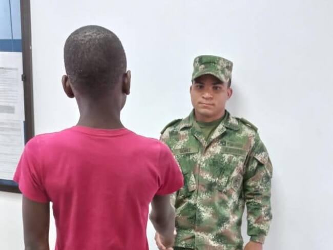 Los menores quedaron a disposición de ICBF para el proceso de restablecimiento de derechos. Crédito: Fuerzas Militares.