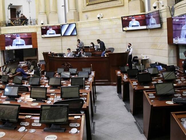Con este aumento, los legisladores pasarán de ganar $32’741.000 a $34’417.000. Foto: Colprensa