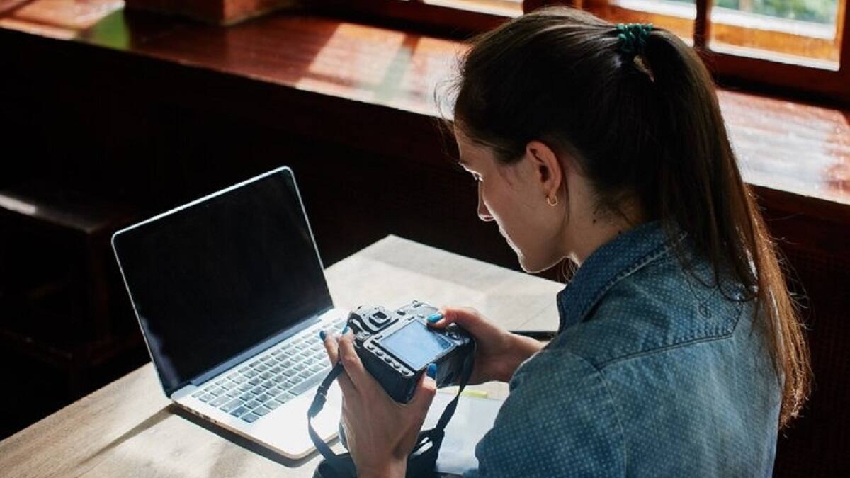 ¿Cómo impacta la capacidad de RAM en el rendimiento multitarea de una la laptop?