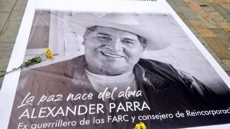 Alexander Parra Uribe perdió la vida luego de que hombres encapuchados le propinaron seis disparos, cinco de ellos en la espalda y uno en un brazo. Foto: @CNRFARC en Twitter
