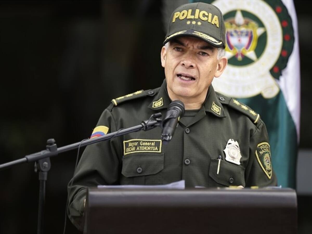 Contraloría no exoneró al general Atehortúa por casas fiscales