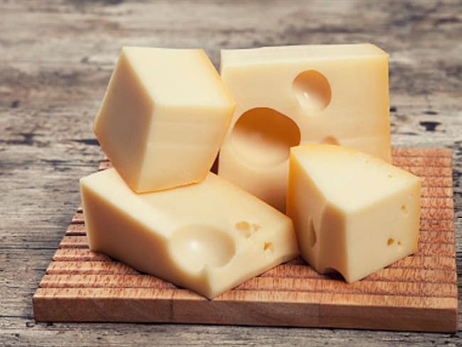 Sonic cheese estudia el impacto de la música en Emmental, uno de los quesos más famosos de Suiza.. Foto: Getty Images