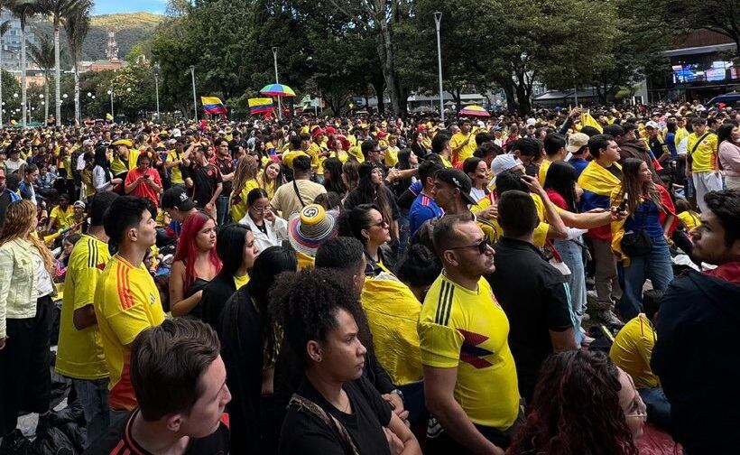 Colombianos en el Parque de la 93 en Bogotá durante la final de la Copa América 2024 en la que Colombia perdió 1-0 contra Argentina. Foto: Twitter Alcaldía de Bogotá.