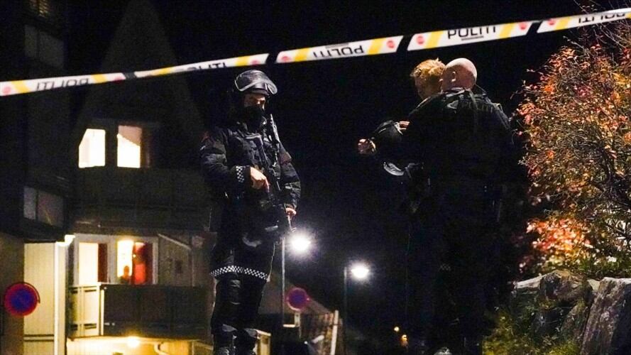 Detienen a hombre que con arco y flechas mató a varias personas en Noruega. Foto: Getty Images / HAKON MOSVOLD LARSEN / Colaborador