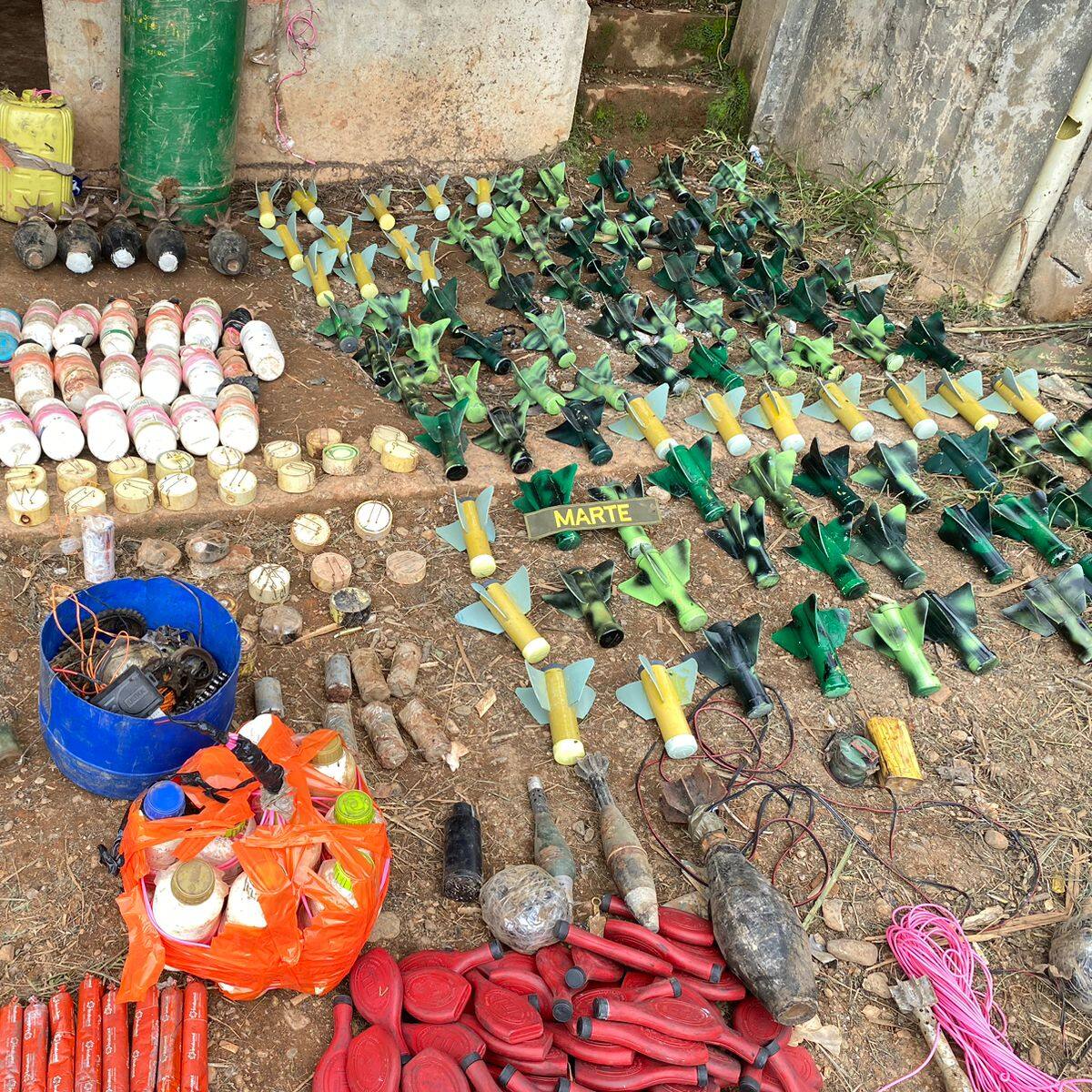 Incautan más de 150 explosivos utilizados con drones para atacar a FFMM en El Plateado