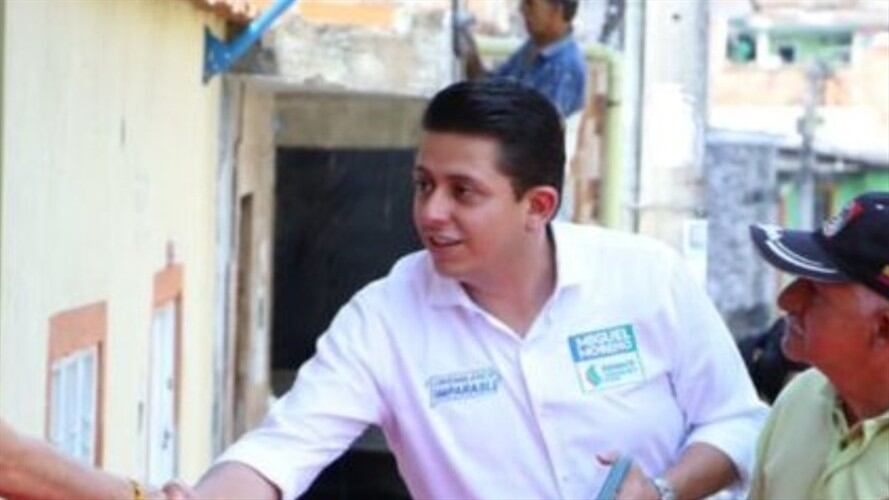 Otro joven se apodera del mandato de la ciudad dulce.. Foto: Twitter Miguel Moreno.