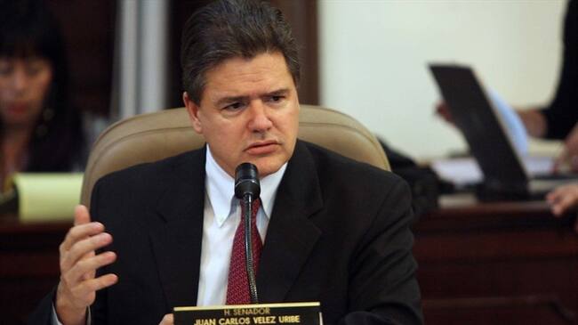 El ex senador Juan Carlos Vélez Uribe aspiraría por firmas a la Alcaldía de Medellín. Foto: Colprensa