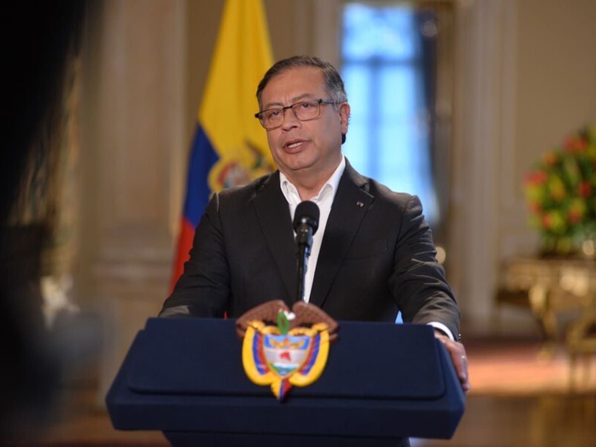 Petro pide levantar orden de captura contra el responsable de atentado contra Iván Duque