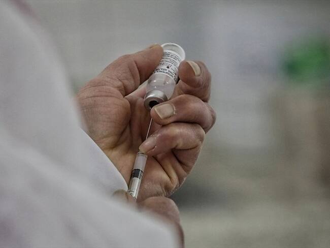 María del Carmen Sánchez, presidenta de Anthoc, dijo que los profesionales de la salud de ese hospital boyacense no fueron priorizados. . Foto: Colprensa - Álvaro Tavera