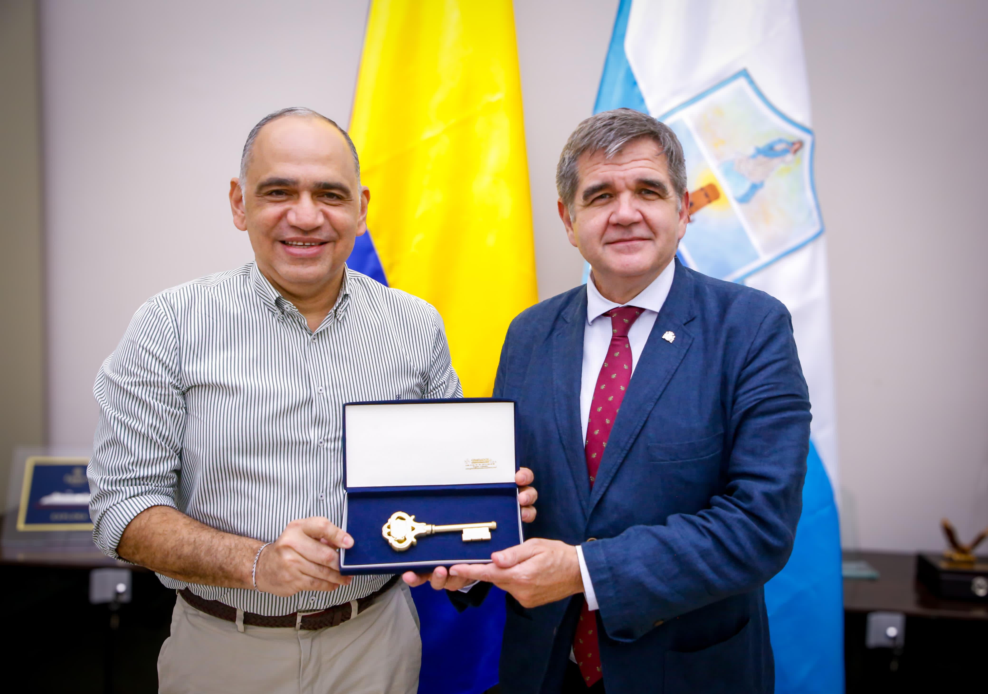 Entrega de  llaves de la ciudad al Embajador de España en Colombia, Joaquín María de Arístegui Laborde/ Alcaldía de Santa Marta