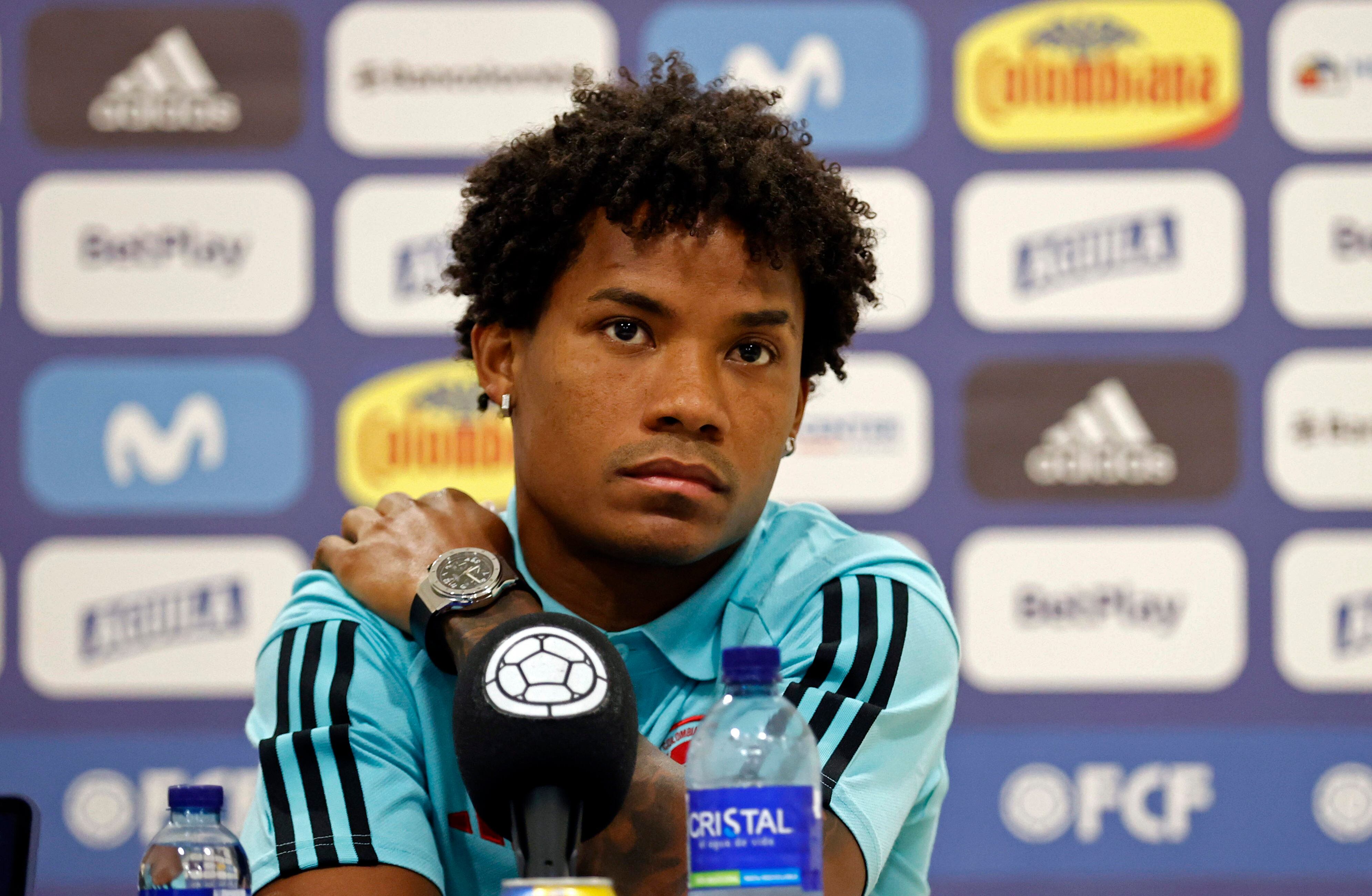 El jugador de Colombia Wilmar Barrios participa en una rueda de prensa hoy, en Barranquilla (Colombia). EFE/ Mauricio Dueñas Castañeda