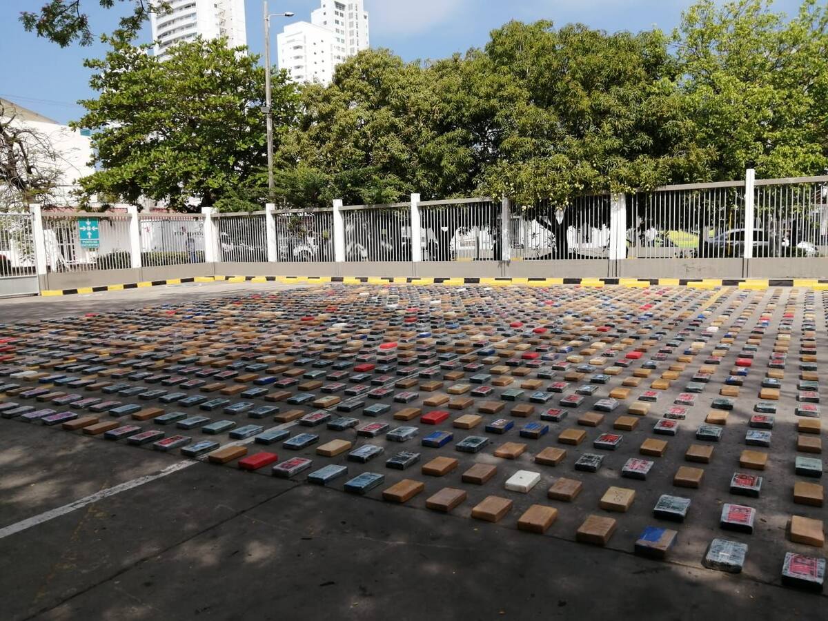 Policía se incauta de 3.5 toneladas de cocaína que pretendía sacar del país