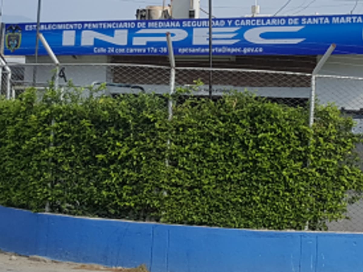 “Acá muchas personas están esforzándose para superarse”: Líder de reclusos tras baja calificación al colegio de la cárcel