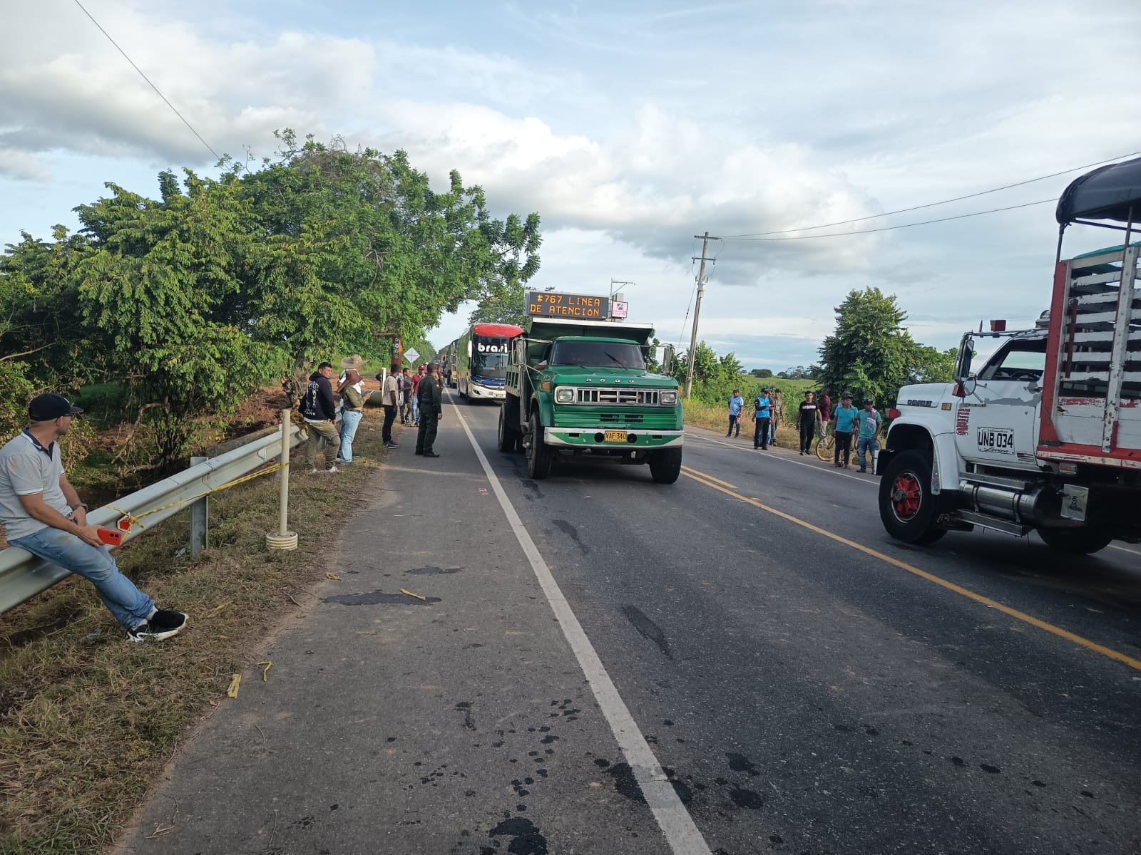 Plantones en el puente San Jorge serían intermitentes: comunidades exigen cumplimiento del PNIS. Foto: Policía.