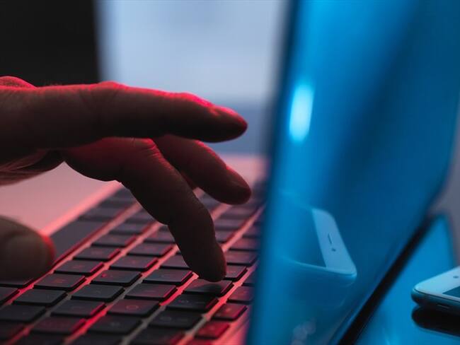 Acosador sexual por redes sociales podría quedar libre por vencimiento de términos