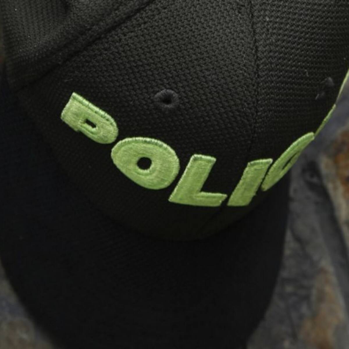 Video: valientes policías evitaron que una joven se lanzara de un puente en Ibagué