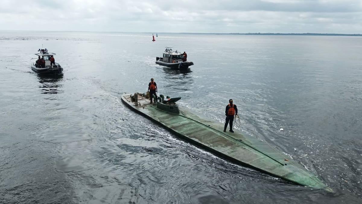 Interceptan semisumergible con 3 toneladas de cocaína avaluadas en 100 millones de dólares