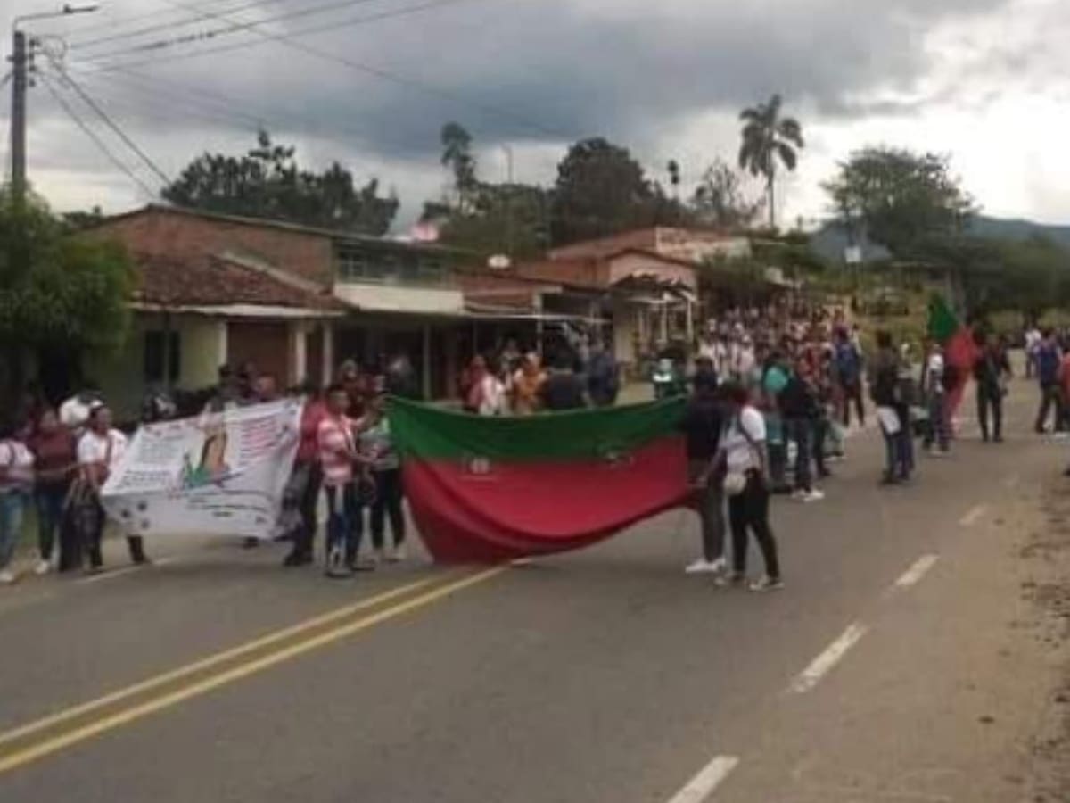 Indígenas bloquearon la Panamericana en protesta por el asesinato de un consejero