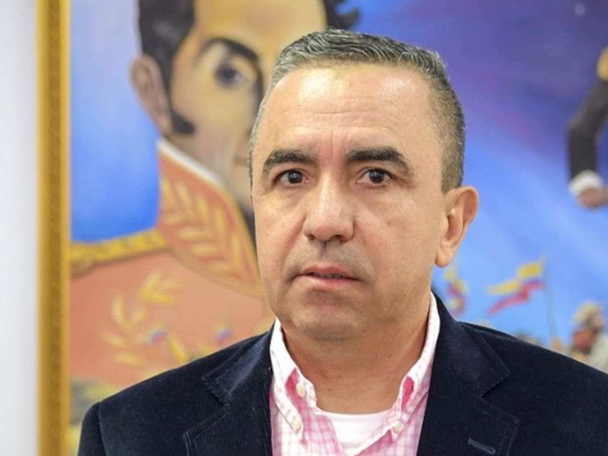 Exalcalde de Dosquebradas, Diego Ramos, se entregó a la Fiscalía luego de saber que lo investigaban