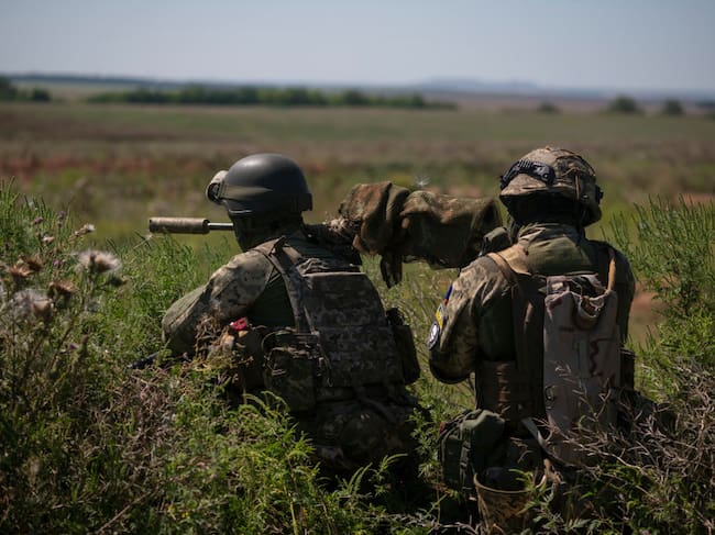 Mercenarios colombianos. (Photo by Viktor Fridshon/Global Images Ukraine via Getty Images)